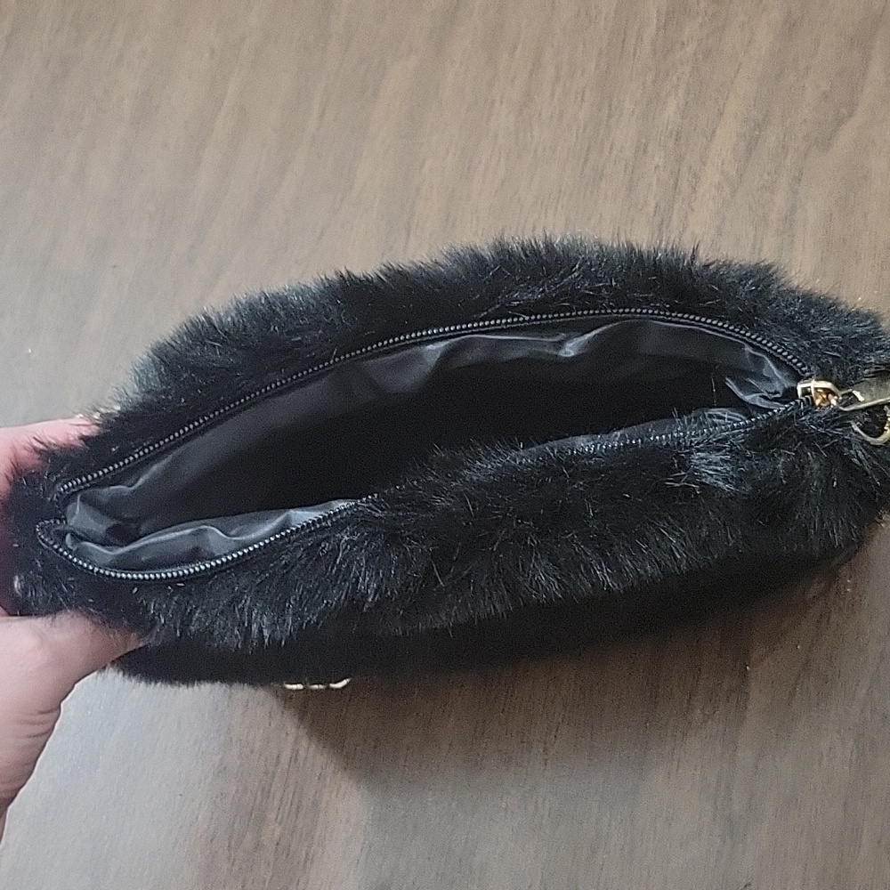 Elegant Black Faux Fur Shoulder Bag